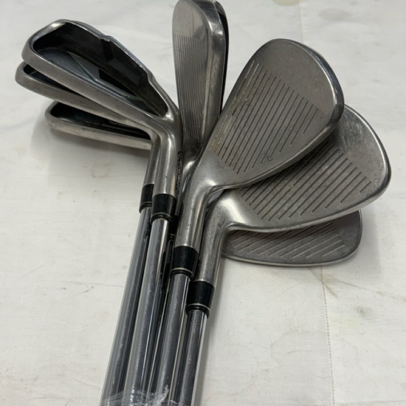 TAYLORMADE ROCKETBALLZ IRON SET 4-9. A CLUBS STEEL SHAFT R FLEX RH